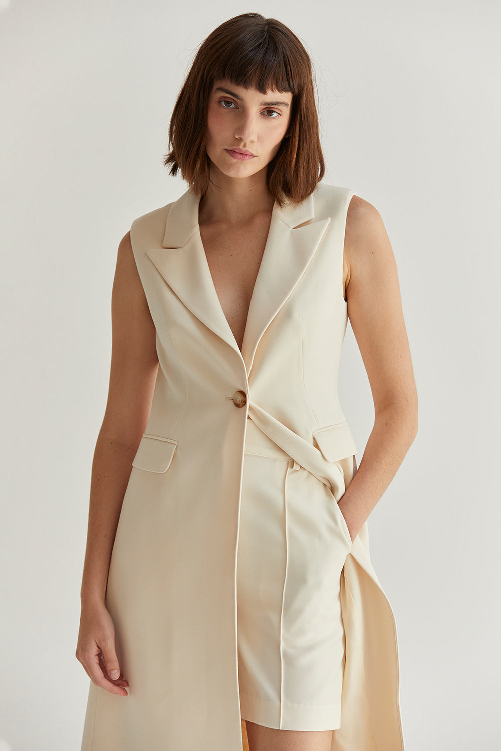 Sasha Sleeveless Long Blazer