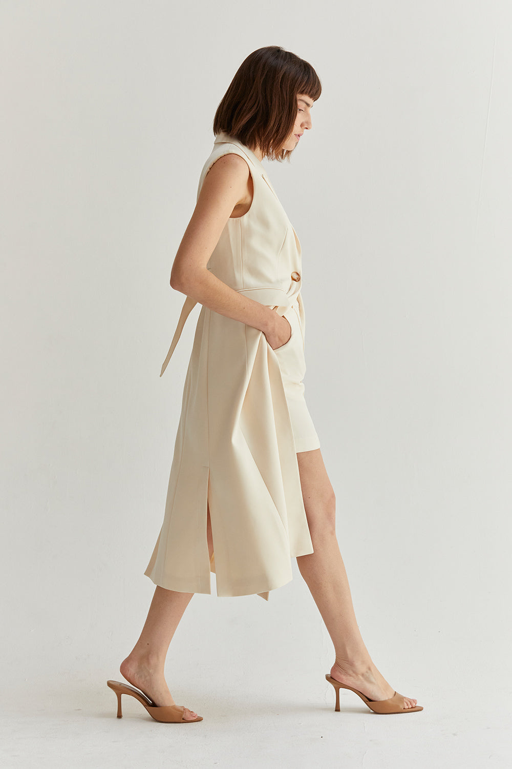 Sasha Sleeveless Long Blazer