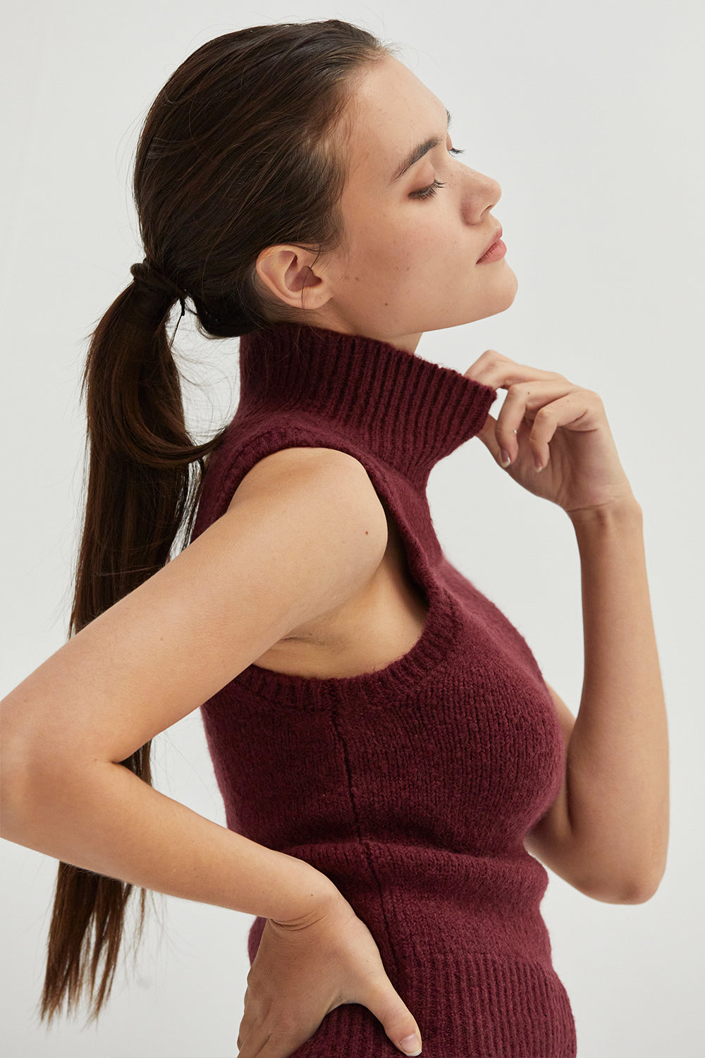Yosira Sleeveless Turtleneck Sweater Top