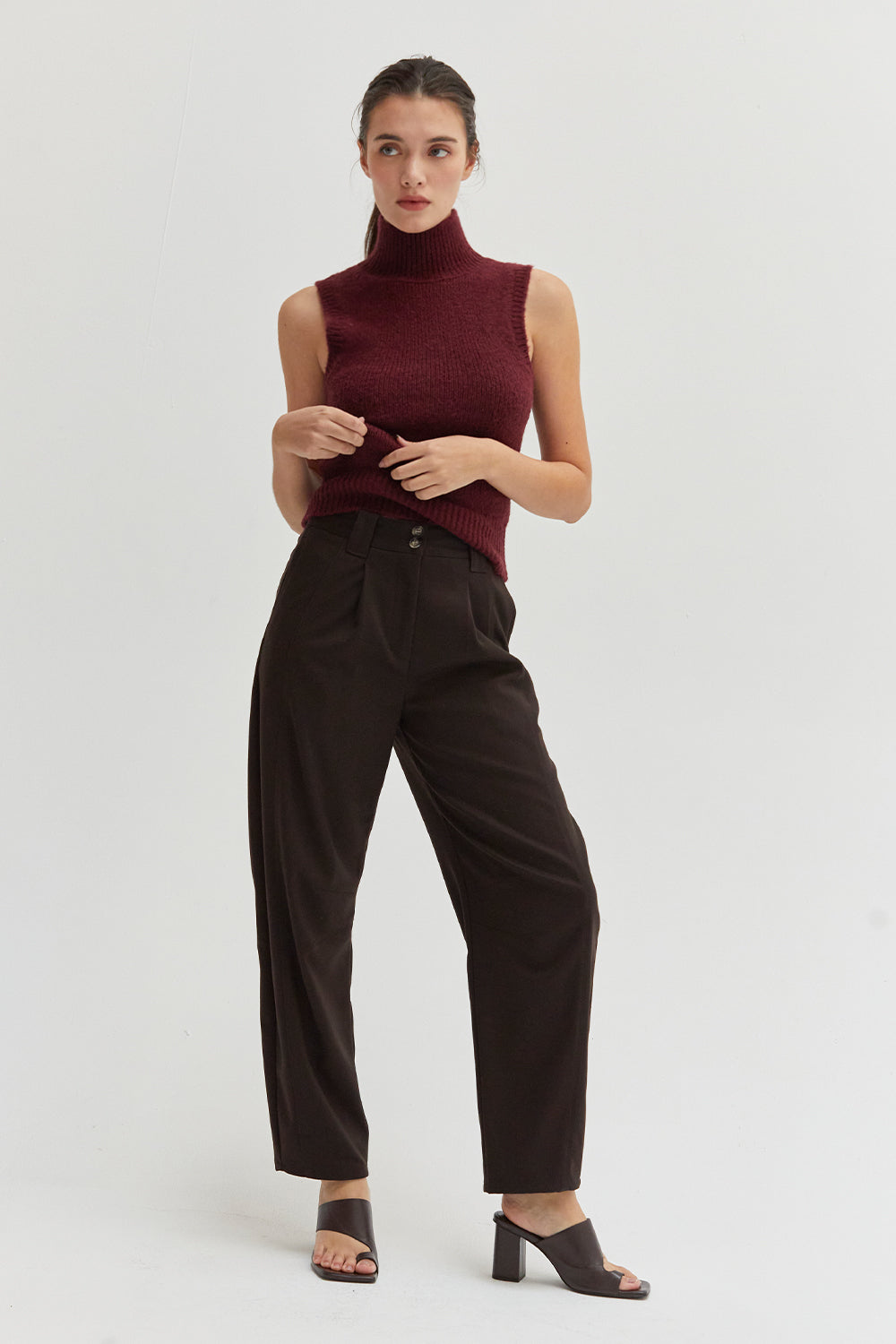 Yosira Sleeveless Turtleneck Sweater Top